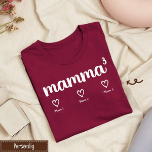 Personlig T-skjorte med hjerter og navn mamma